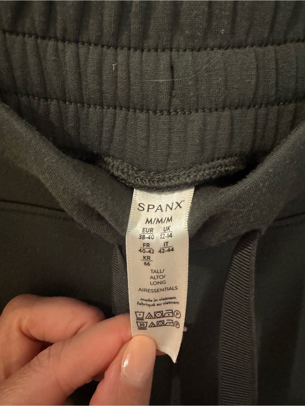 SPANX airessentials Wide-Leg Pull-On Pants dark palm medium tall - Picture 4 of 4